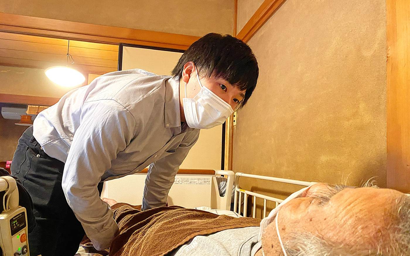 訪問マッサージの施術の様子